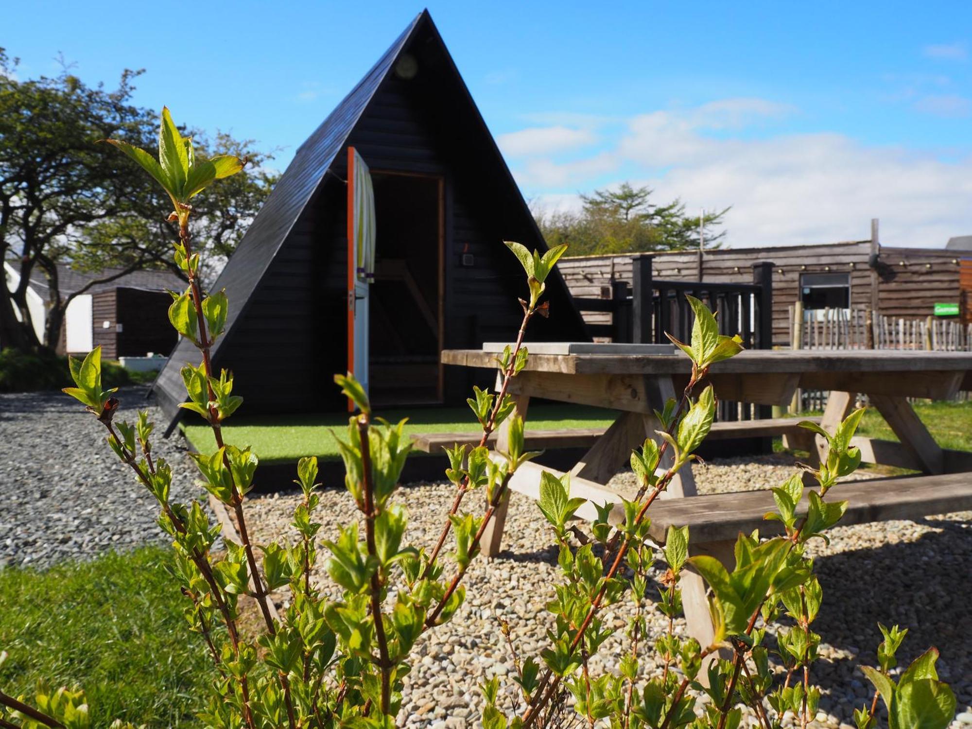 Отель Carrowmena School House & Glamping Лимавади Экстерьер фото